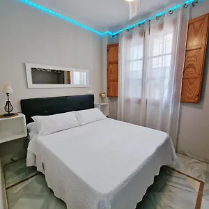 apartamento-completo-junto-a-plaza-de-las-tendillas.es-andalucia.com/